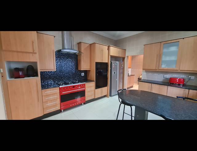 4 BEDROOM GOLF ESTATE FOR SALE IN BLUE VALLEY GOLF ESTATE